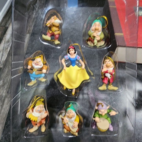 Snow white ornament set - Picture 1 of 13